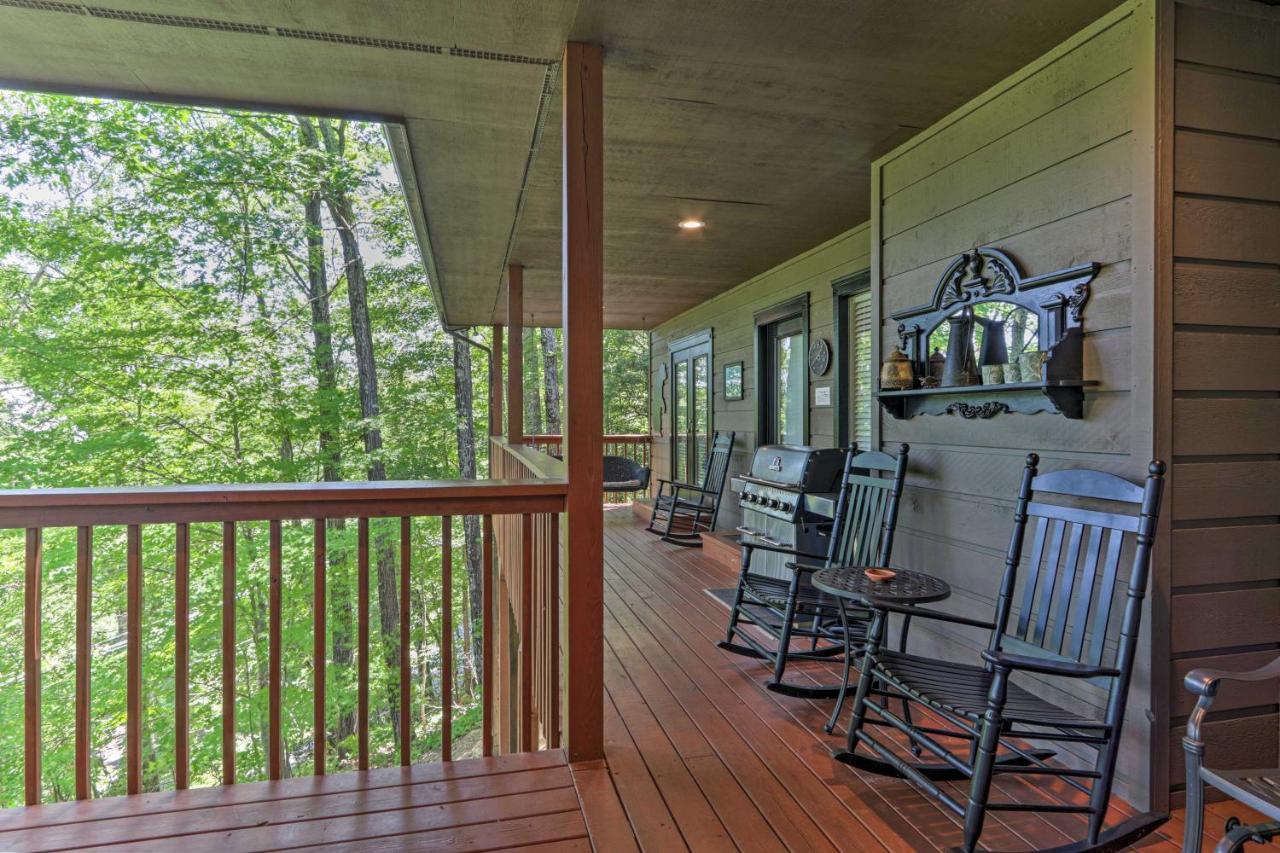 Eclectic Cabin With Hot Tub 1 Mi To Ober Gatlinburg Extérieur photo
