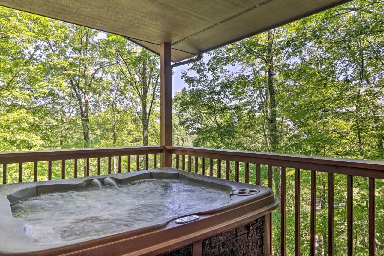 Eclectic Cabin With Hot Tub 1 Mi To Ober Gatlinburg Extérieur photo