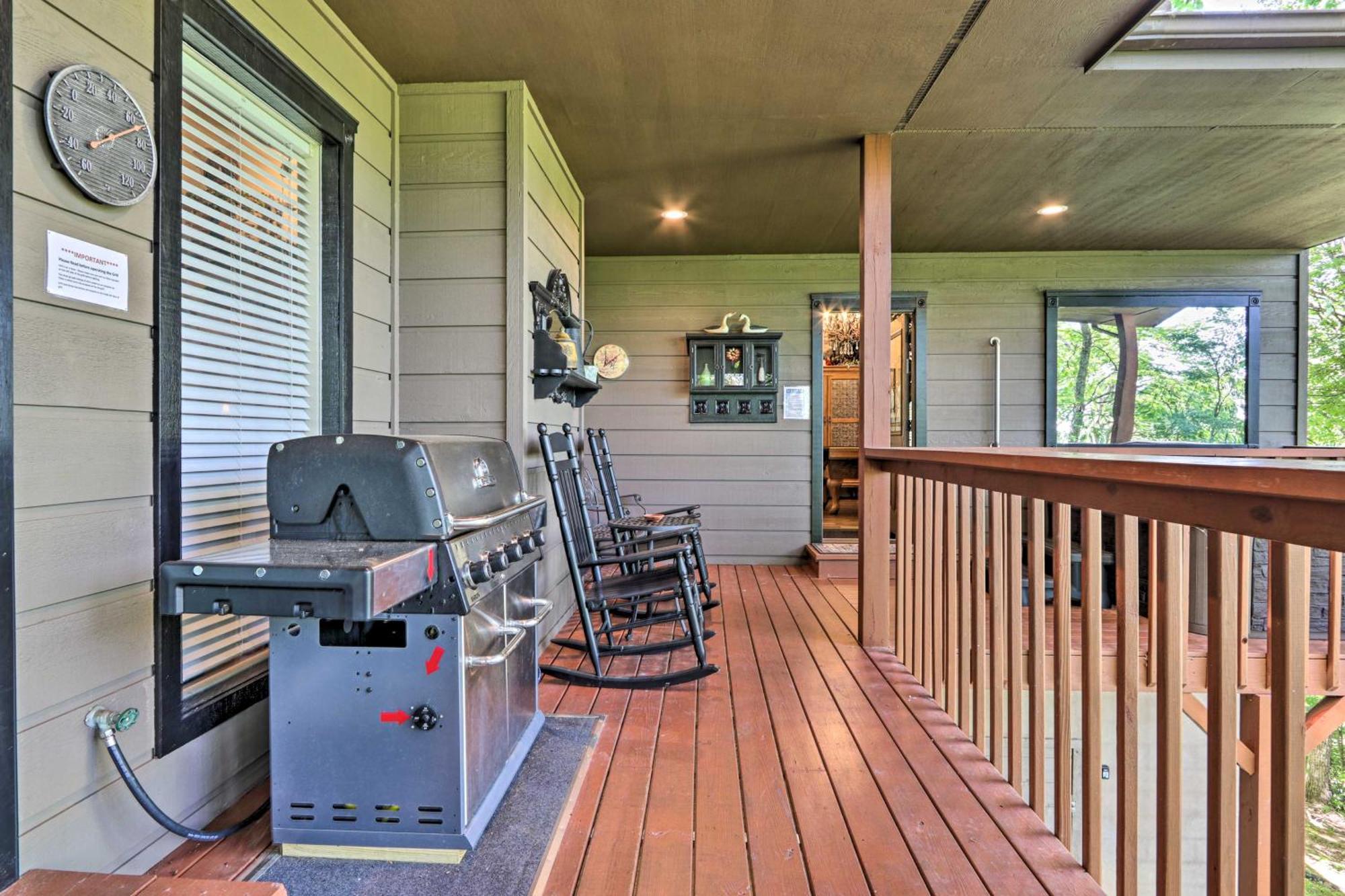 Eclectic Cabin With Hot Tub 1 Mi To Ober Gatlinburg Extérieur photo