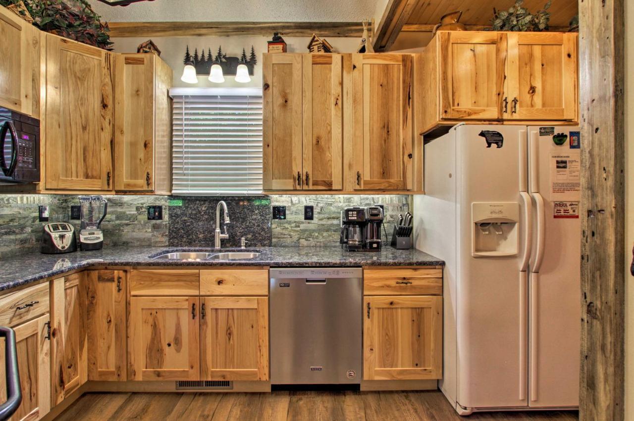Eclectic Cabin With Hot Tub 1 Mi To Ober Gatlinburg Extérieur photo